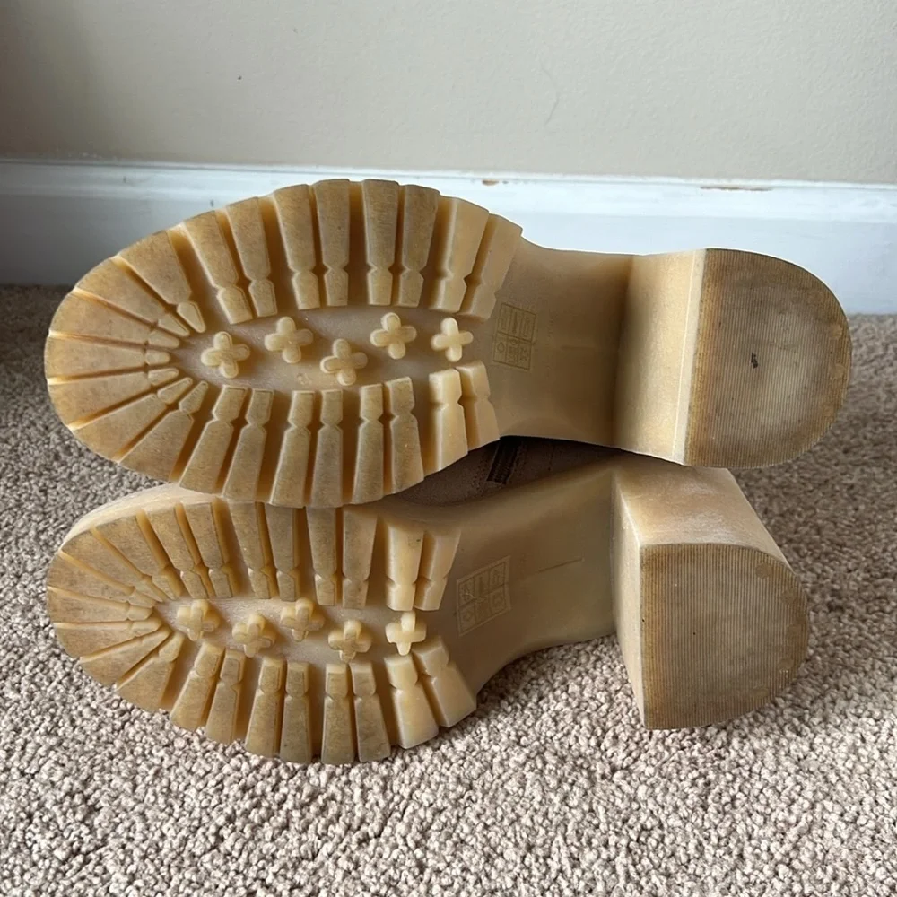 Dolce Vita Tan Suede Gum Sole Heeled Ankle Boots - Picture 9 of 9